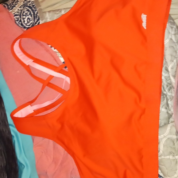 Sports Bras - Picture 5 of 8